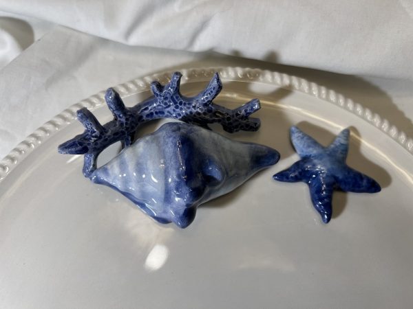 Round blue coral plate