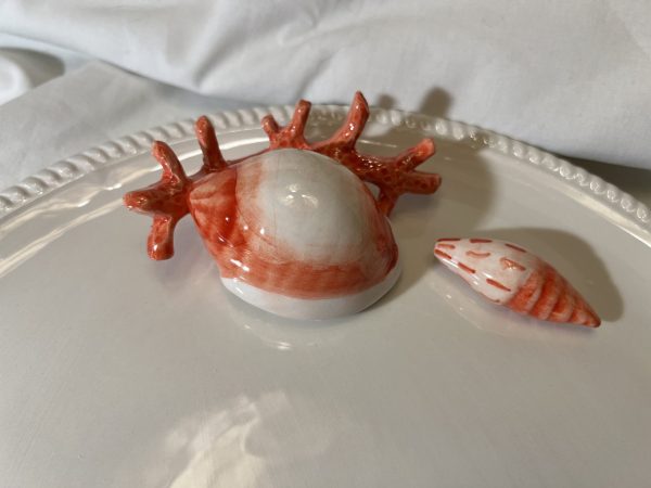 Round red coral plate