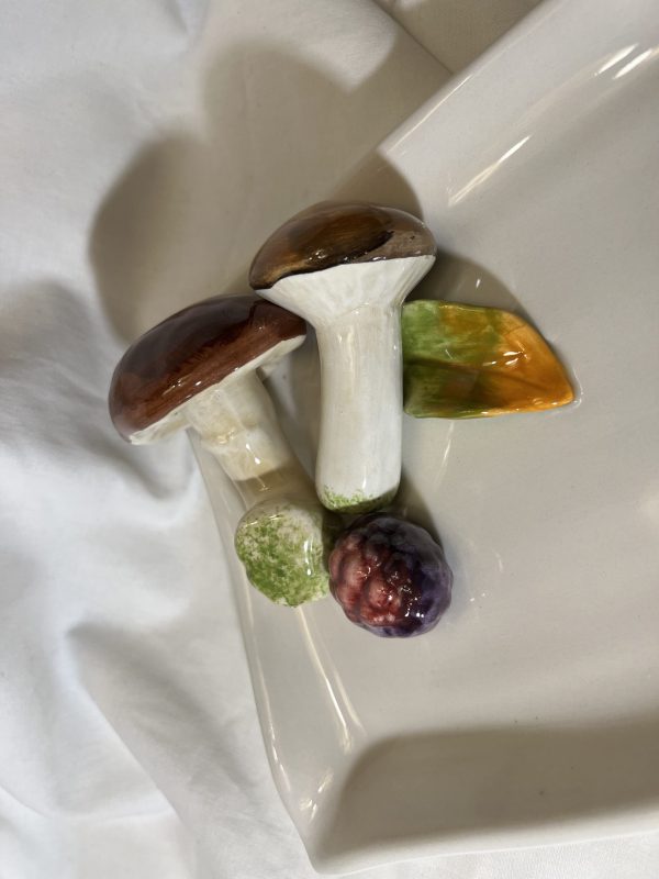 Small mushroom napkin plate
