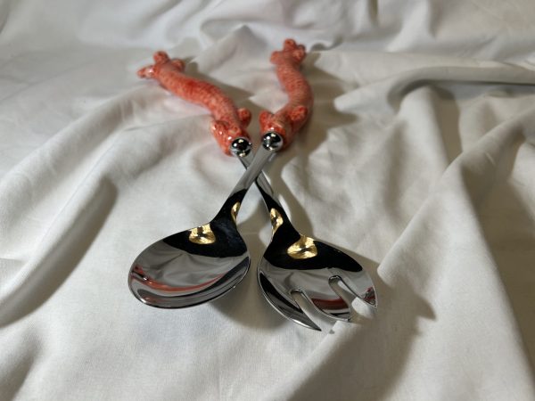 Red coral salad servers
