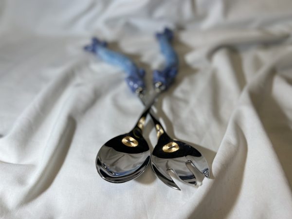 Blue coral salad servers