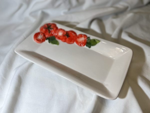 Small square tomato plate