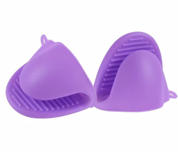 Purple silicone oven mitts, set of 2