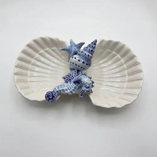 Seahorse shell double bowl
