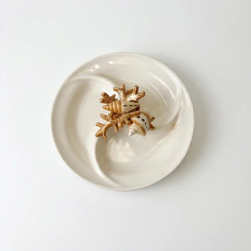 Beige coral appetizer plate