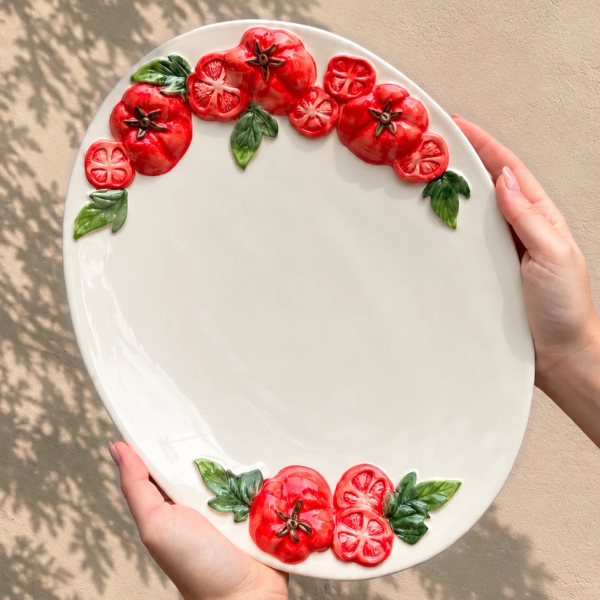 Oval tomato platter