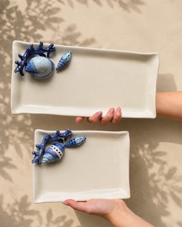 Bella-Ceramics__0004_FE48BD1E-127E-46FD-A170-19D12B831D4A Small blue coral napkin plate